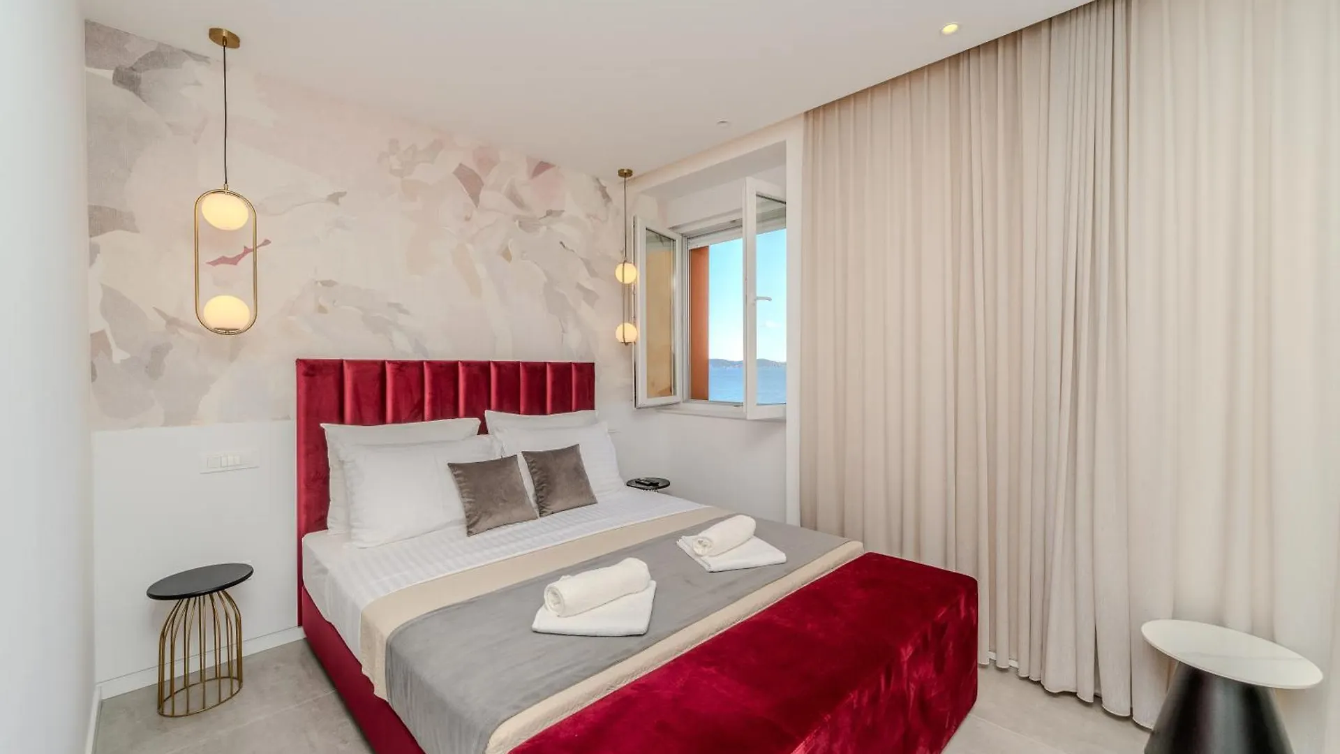 Kolovare Luxury Rooms ザダル